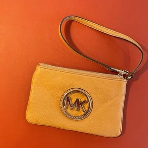 MICHAEL KORS Fulton wristlet